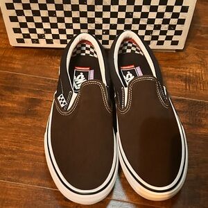 Vand Dark Brown Navy Mens Slip-On Shoes NWB sz 7